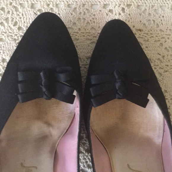 Vintage Saks Fifth Ave. satin heels black - Picture 6 of 8